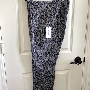 Jofit Paisley Golf Slimmer Crop Pant